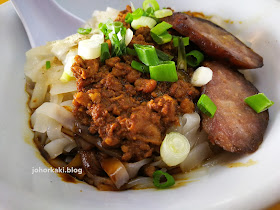 Yong-Kee-Sam-Kan-Chong-Pork-Ball-Noodles-Tun-Aminah-勇记三间庄猪肉丸粉.王后