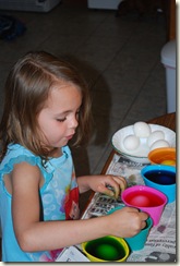 Coloring Eggs_040110 294 