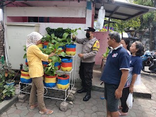 Bhabinkamtibmas Wirogunan Sambang Kelompok Tani di Kampung Surokarsan