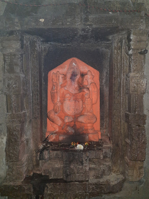 कुकडेश्वर मंदिरा मधील गणपती