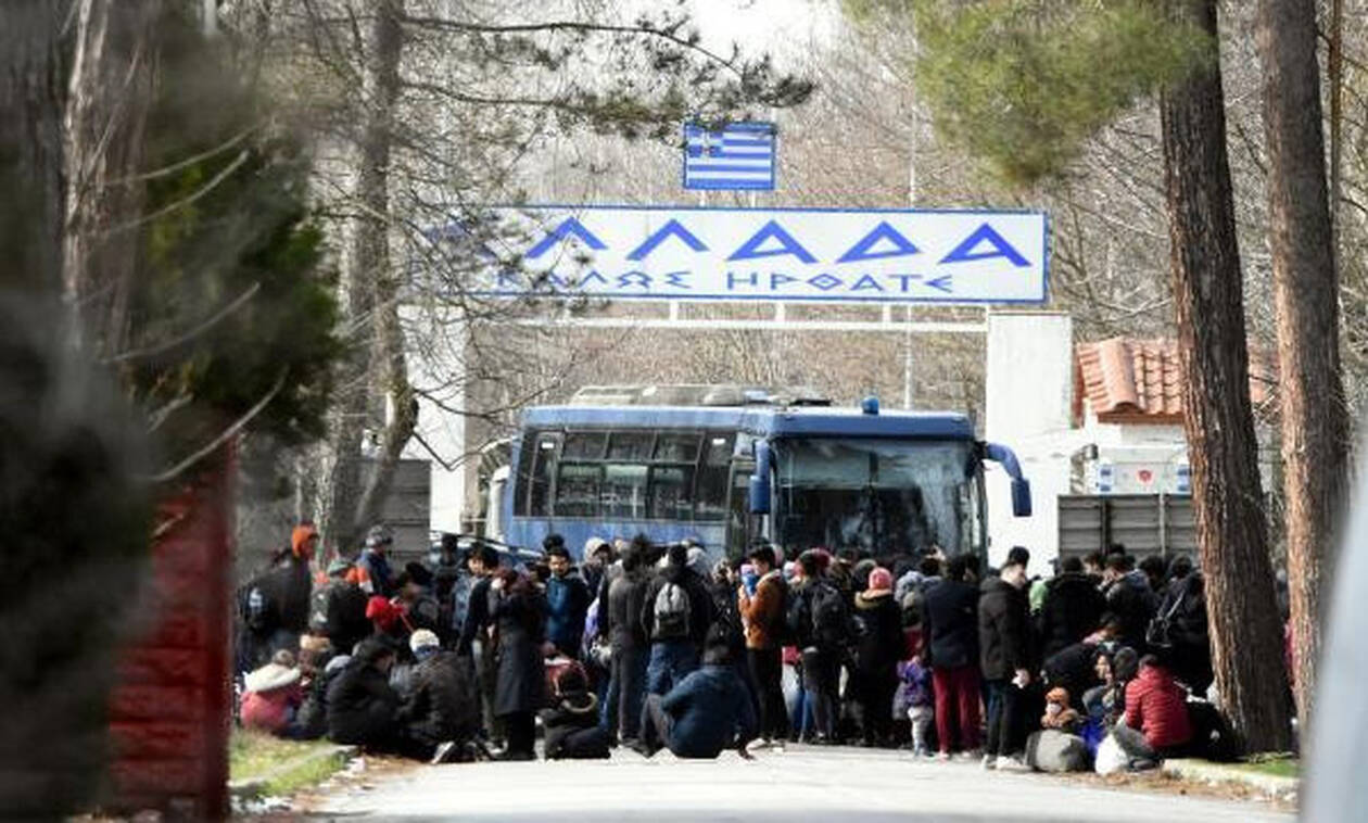 Μετανάστες μεταφέρονται στον Έβρο με αυτοκίνητα της τουρκικής χωροφυλακής