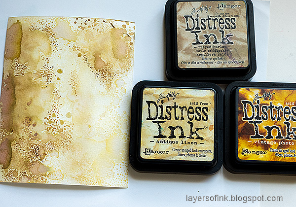 Layers of ink - Blue Flowers Textured Card Tutorial by Anna-Karin Evaldsson. Ink with Distress Ink.
