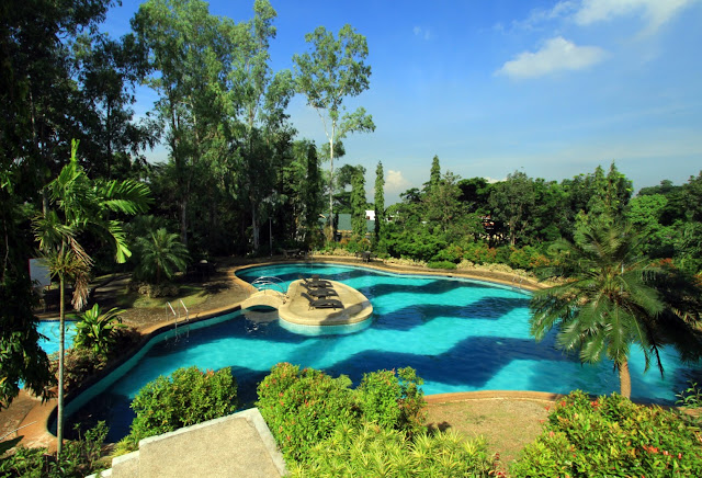 Swimming Pool at Mission Hills Antipolo at Havila