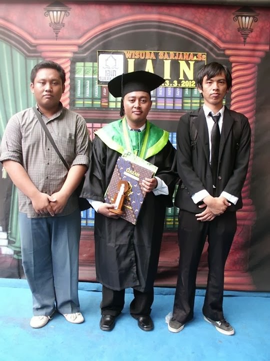 Zday Project is Coming: Foto Wisuda Teman: Wahyu TP dan 