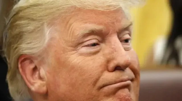 Trump's "natural" orange skin? The web does not believe it at all, photos to support