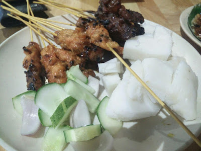 Sate Ayam dan Daging