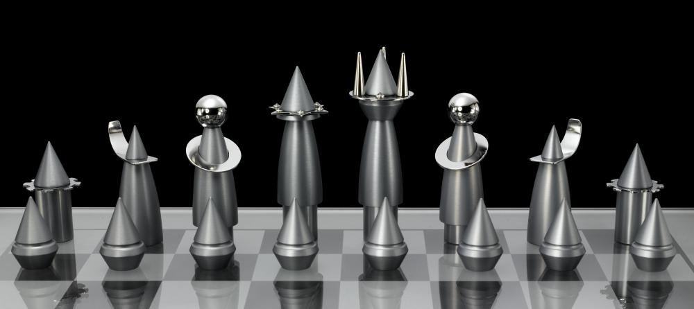 Rocket chess set pieces - source, the web. The perfect set to play this variation of Chess with.