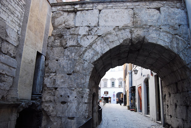 L’arc de Drusus ouvrait sur le forum