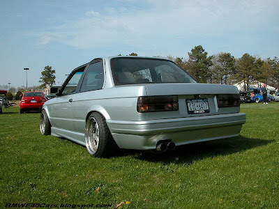 BMW E30 with old school tuning look