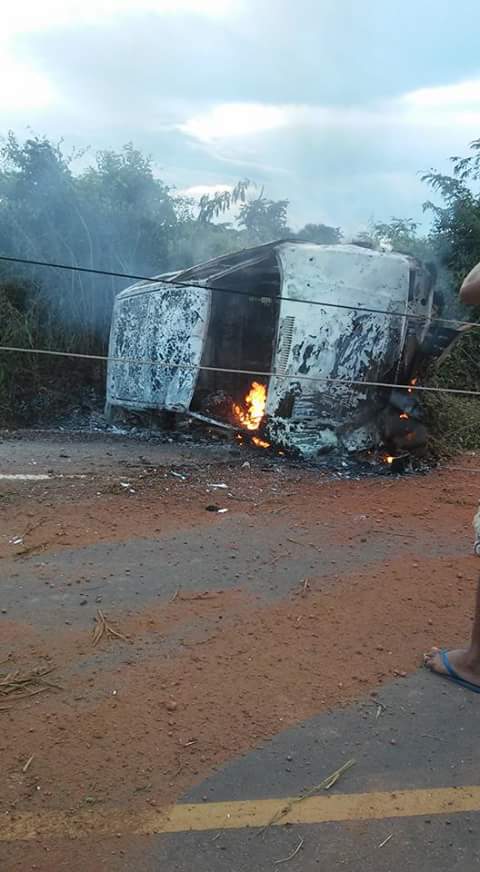 Dois morrem em colisão com poste na MA – 012, entre São Roberto e São Raimundo do Doca Bezerra