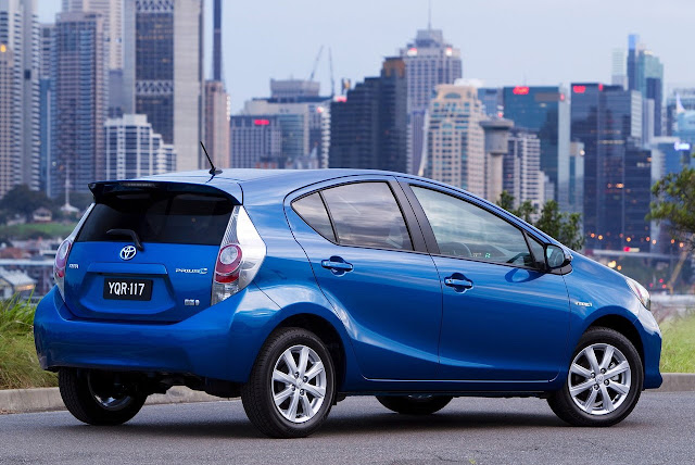 2012_Toyota-Prius_C_Rear