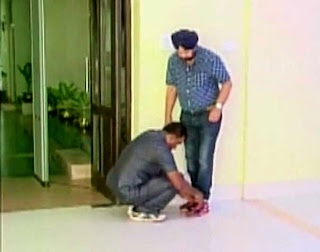 West Bengal, WB Minister Rachpal Singh, Security guard tying shoelace, policeman tying shoelace of WB minister,