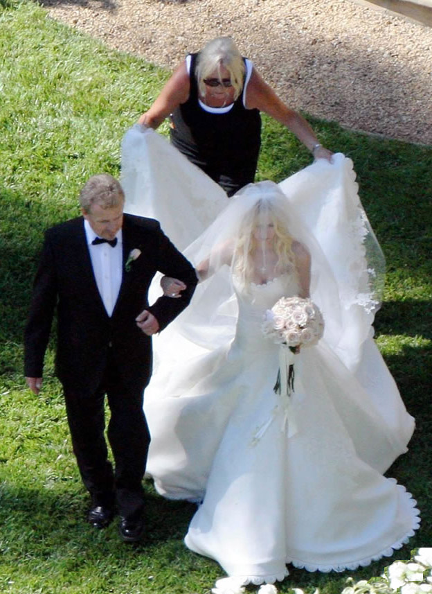  avril lavigne wedding dress 