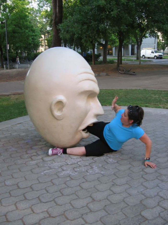 pose sculpture