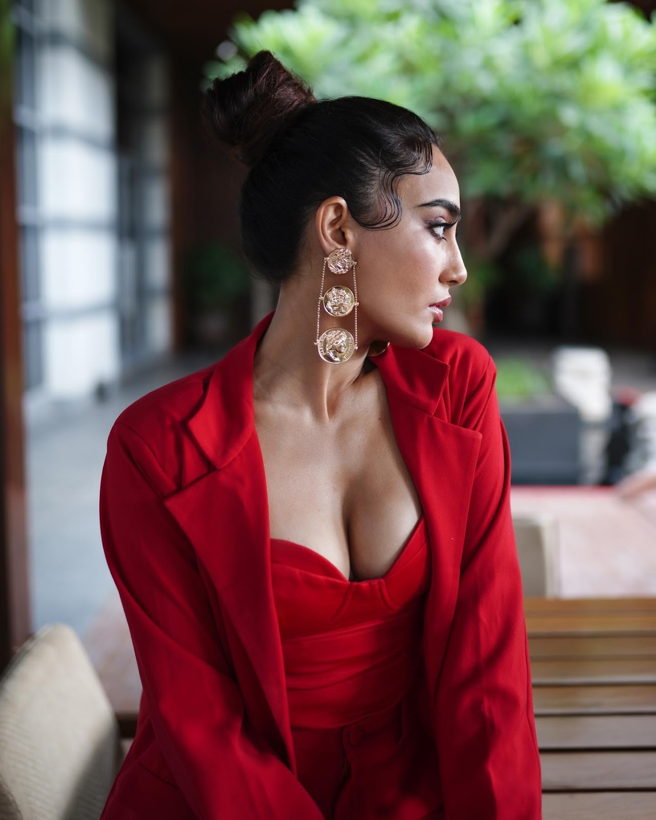 Surbhi Jyoti cleavage red outfit