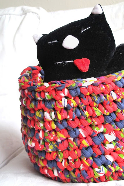 DIY - Gehaakte mand van zpagetti/crocheted zpagetti basket