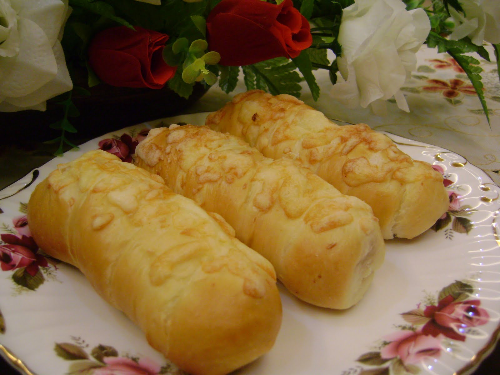 CORETAN DARI DAPUR: Cheesy Sausage Rolls