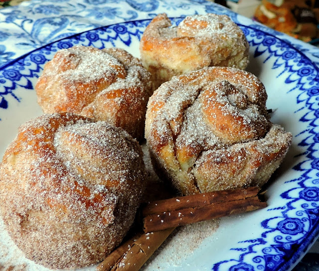 Easy Cinnamon Sugar Cruffins