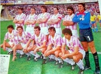 REAL VALLADOLID DEPORTIVO - Valladolid, España - Temporada 1986-87 - Moré, Manolo Peña, Moreno, Minguela, Cabrera y Fenoy; Eusebio, Juan Carlos, Torrecilla, Sánchez Valles y Jorge - VALLADOLID 1 (Cabrera), CÁDIZ 1 (Villa) - 19/10/1986 - Liga de 1ª División, jornada 10 - Valladolid, estadio José Zorrilla - El Valladolid se clasificó 10º, tras dimitir Cantatore en la 1ª jornada y sustituirle Azcargorta, que también sería cesado. Santos y Pérez García acabaron la temporada