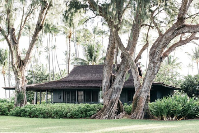 Exterior of beautiful oceanfront cottage on Maui - found on Hello Lovely Studio
