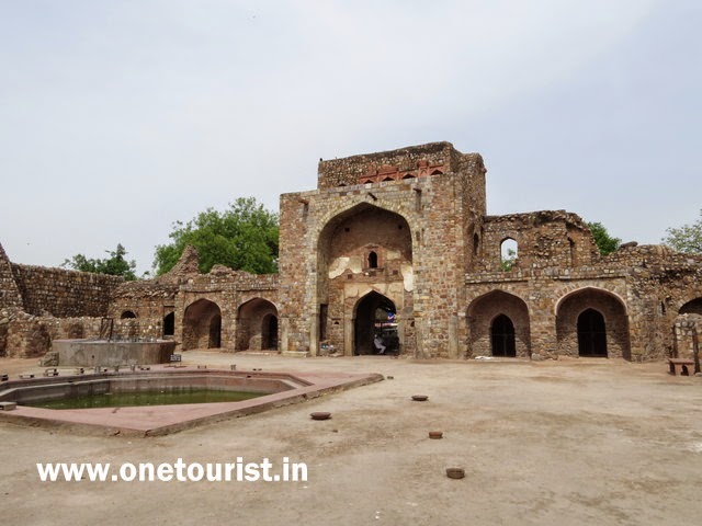 Shershah darwaja and mosque ,Delhi