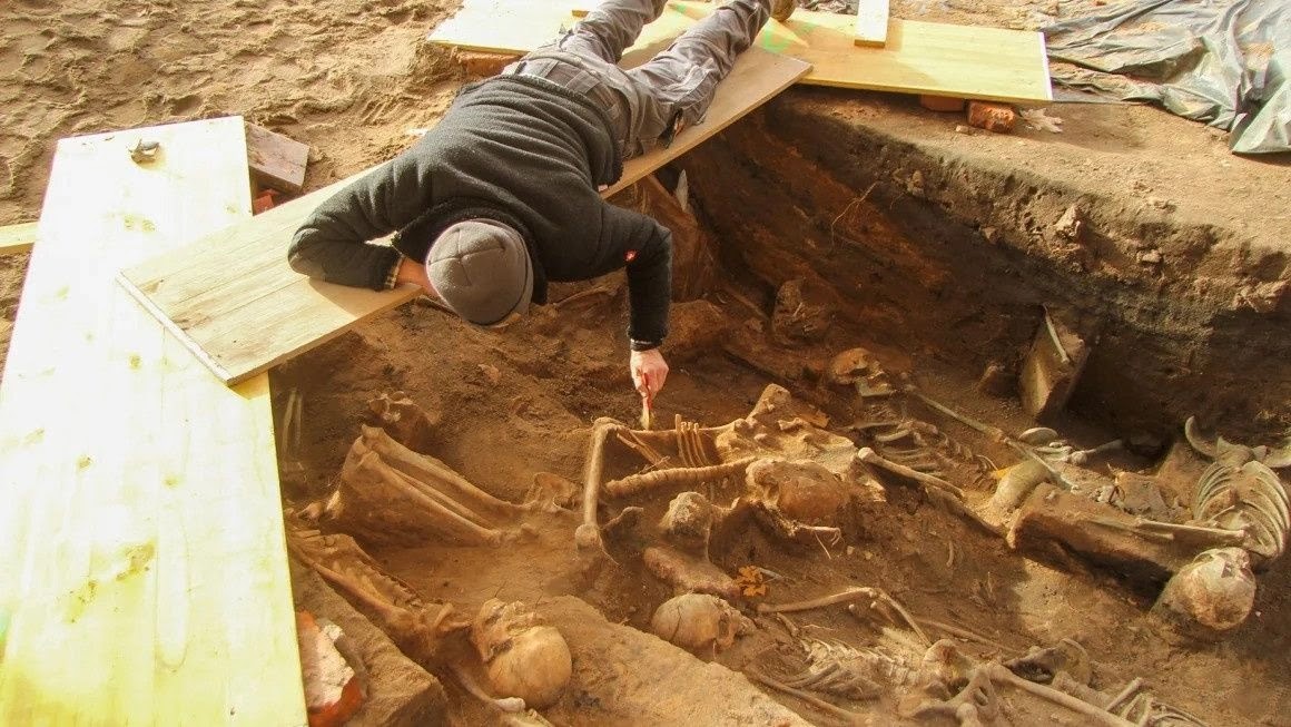 Βρέθηκε ο μεγαλύτερος μαζικός τάφος πανώλης στην Ευρώπη