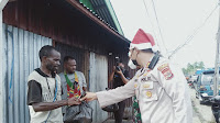 Polri-TNI bersama Wartawan Berbagi Kasih Natal di Nabire