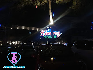 Serunya Makan Bersama Keluarga Di Cimory Riverside Puncak Bogor