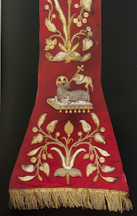 Papal Vestments: The Subcinctorium 