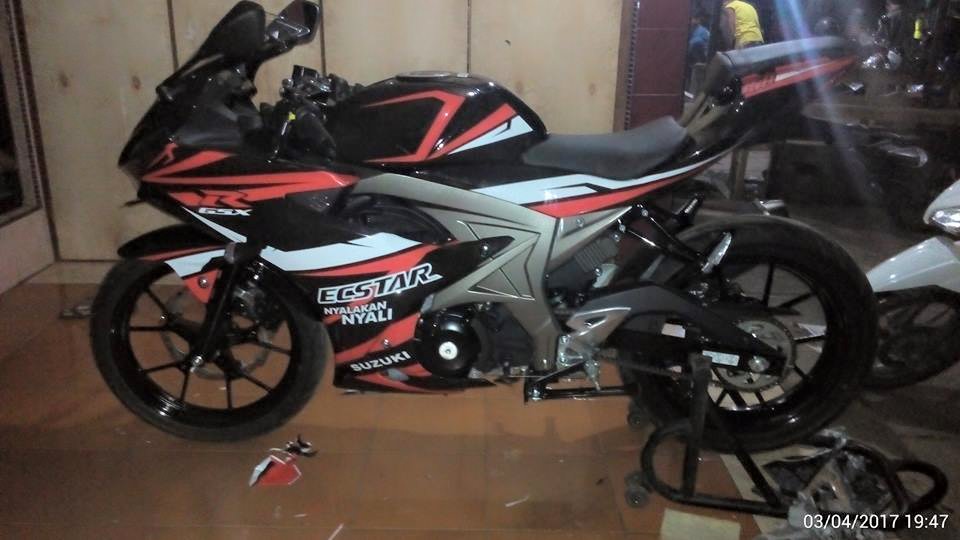  Keren  Ini 19 Gambar Modifikasi  warna Suzuki GSX  R150  