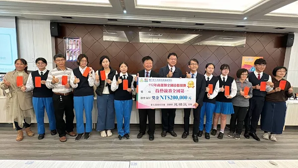 ▲全國高級中等學校商業類學生技藝競賽，彰化高商學生突破校史記錄，出賽學生大滿貫全部獲獎，共榮獲4座金手獎、3項優勝。（記者林明佑攝）