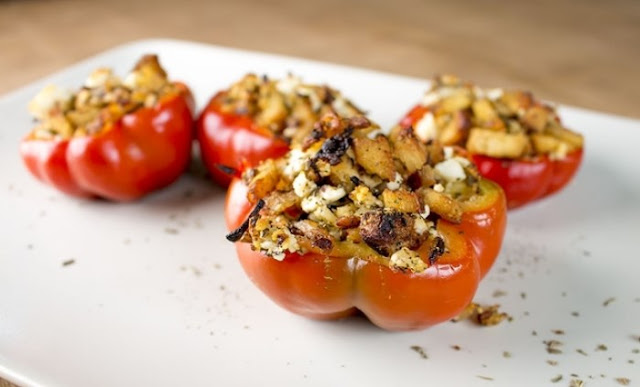 Balsamic Chicken & Feta Stuffed Peppers #lunch #lowcarb