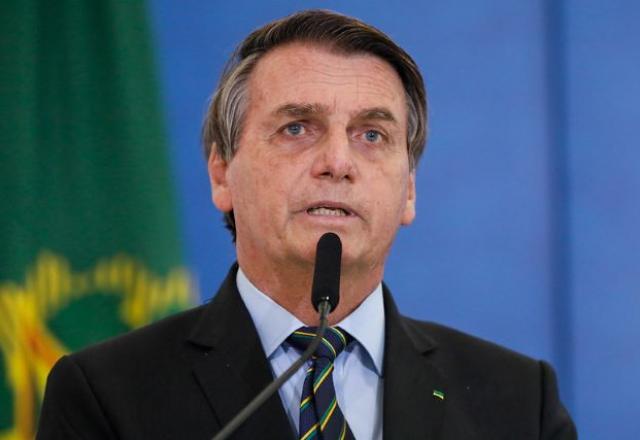 O Mês em Resumo: Bolsonaro fica inelegível, nova tragédia em escola, a aventura trágica do submersível e novo técnico na seleção 