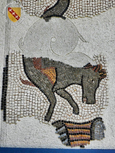 EPINAL (88) - Musée d'Art Ancien et Contemporain : Mosaïque aux Dauphins