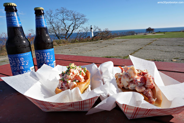 Lobster Rolls de Bite Into Maine con Vistas a Portland Head Light