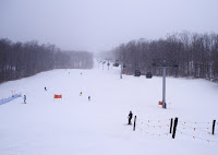 Lunchtime gondola: light steady snow that lasted the rest of the day.