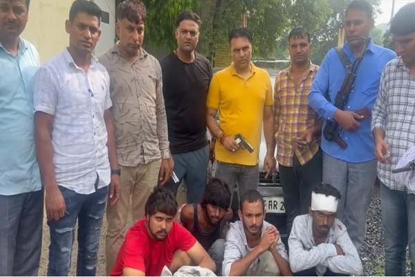 After-the-encounter-police-arrested-5-accused-of-double-murder-with-6-illegal-weapons-from-Rajasthan
