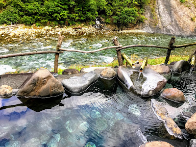 【北西に吉方位旅行】インスタ映えまちがいなしの清津峡！渓流沿いの露天風呂で生き返る～