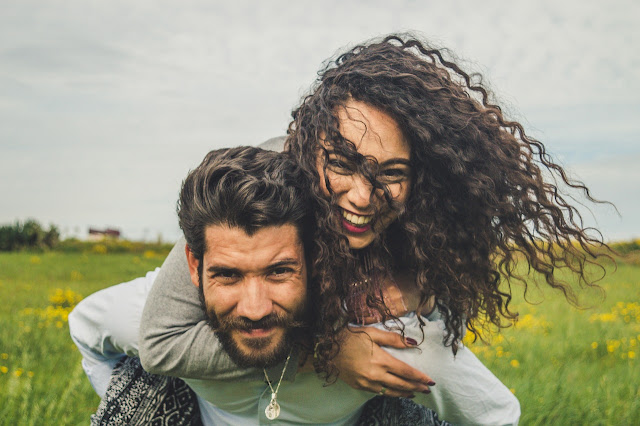 10 maneiras de fazer um homem se sentir amado