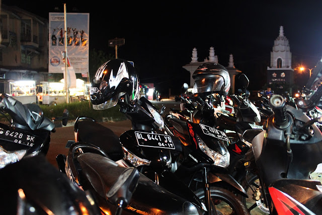 Night at Darussalam, Aceh