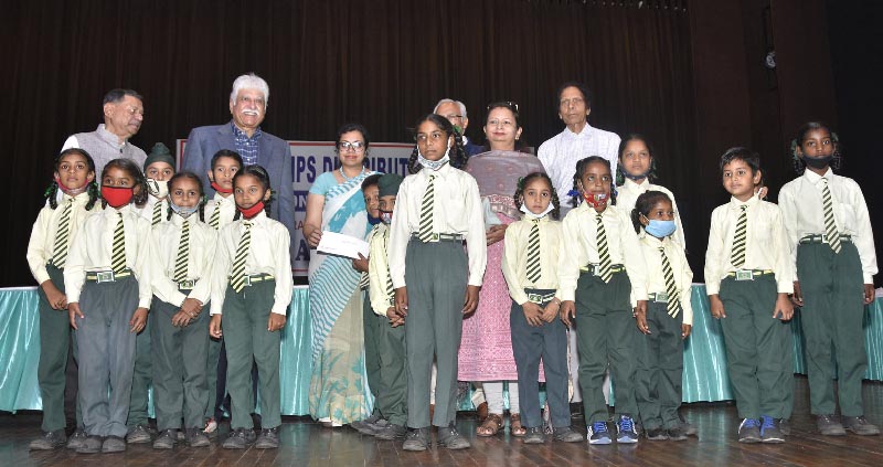 नेहरू सिद्धांत केंद्र ट्रस्ट द्वारा लुधियाना के 29 स्कूलों के छात्रों को छात्रवृति के चेक बांटे गए