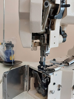 Máquina de costura Ponto corrente transporte triplo Tamer 300u