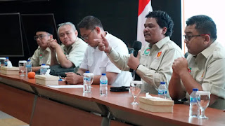 Ketum PAPERA Minta Seluruh Pengurus Semarakkan HUT Gerindra ke-15 dengan Spanduk Prabowo Presiden