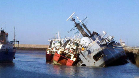    A Argentina se le hunden los buques en puerto, sólo 16 están en condiciones de navegar. 