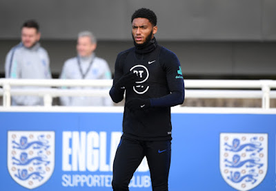 Liverpool diminta untuk menandatangani bek yang kontraknya habis, 34 tahun, karena krisis cedera The Reds memburuk setelah pukulan Joe Gomez - Bengkelhoki