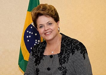 Dilma chega à Bahia para passar feriado de Carnaval