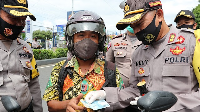 Inovasi Kapolres Kebumen Beri Aneka Reward Kepada Warga Patuh Protokol Kesehatan