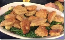Frittelle di carne con cicoria e uva passa