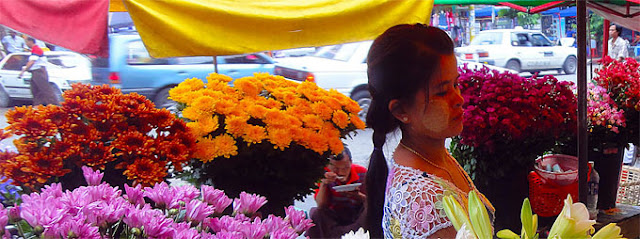 Anawrahta Street Flower Market