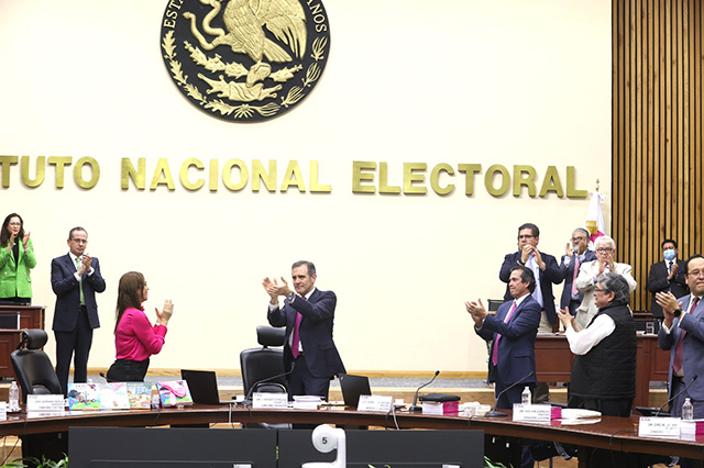 Lorenzo Córdova, Adriana Favela, Ciro Murayama y José Roberto Ruiz se despiden del INE